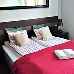 Stars Center By Renters