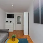 Stars Center By Renters *