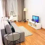 Stars Center By Renters * Warszawa
