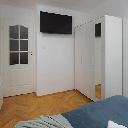 Stars Center By Renters Apartman Varsó