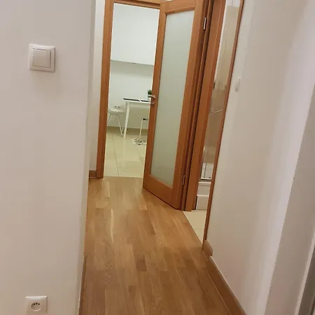 Stars Center By Renters Apartman *