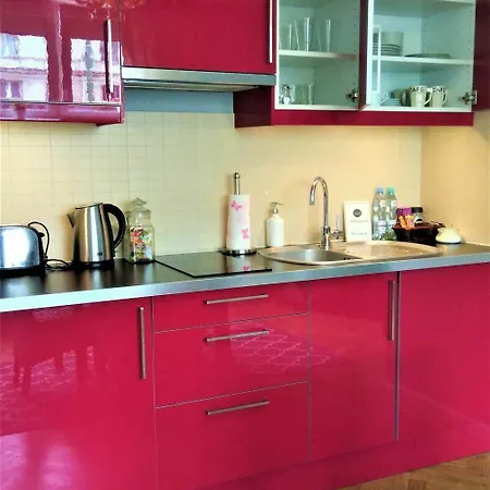 Stars Center By Renters Apartmán